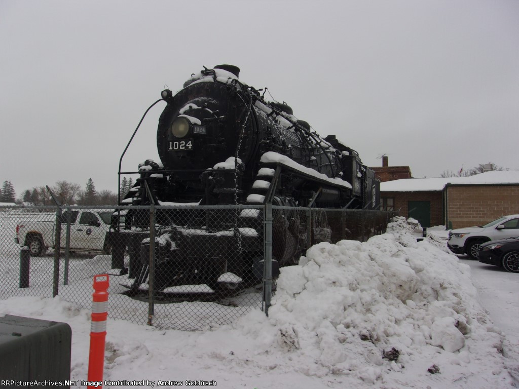 SOO 1024 in the Snow Left Side